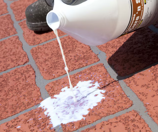 Sakrete Cure 'N Seal 1-Gallon (128 fl. oz.) Concrete Resurfacer & Sealer - Image 5
